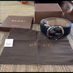 AUTHENTIC: GUCCI (Black Leather Belt)